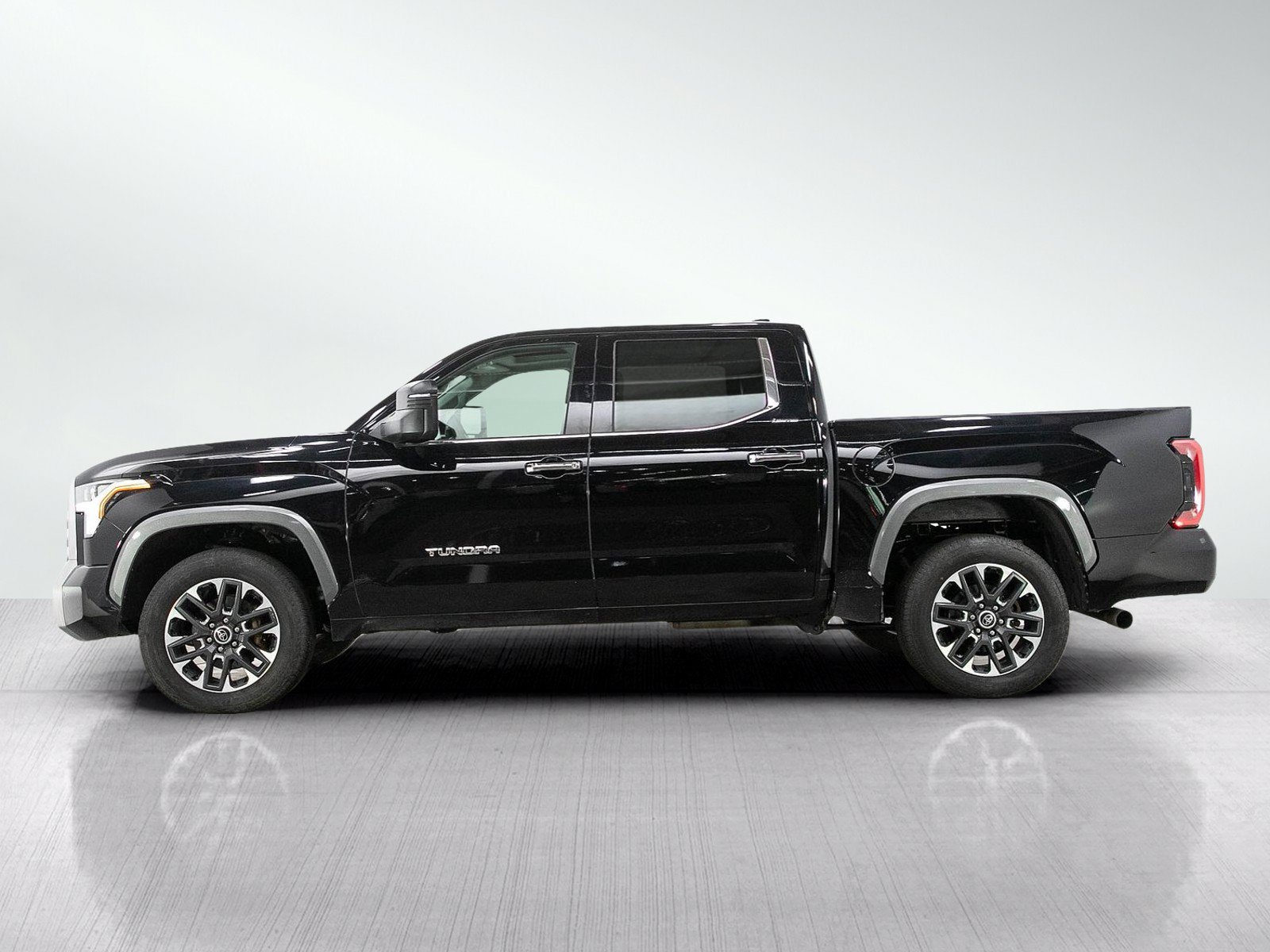 Used 2023 Toyota Tundra Limited AWD/4WD image 2