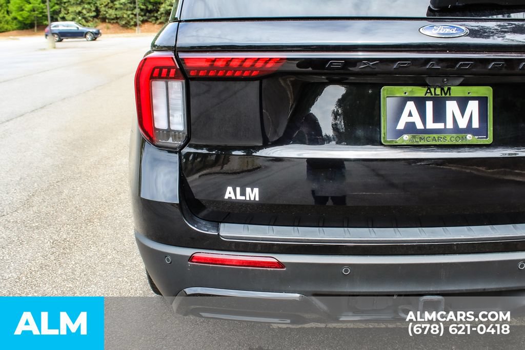 Used 2025 Ford Explorer ST-Line w/ ST-Line Street Pack AWD/4WD image 12