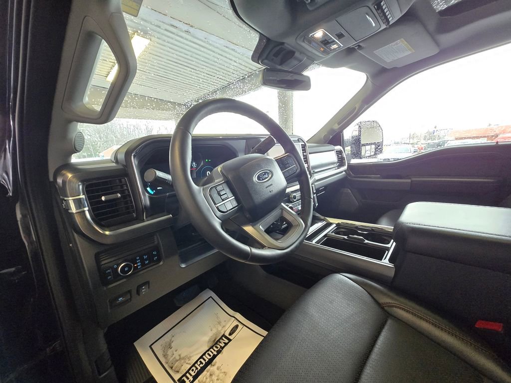Used 2025 Ford F250 Lariat w/ Chrome Package image 9