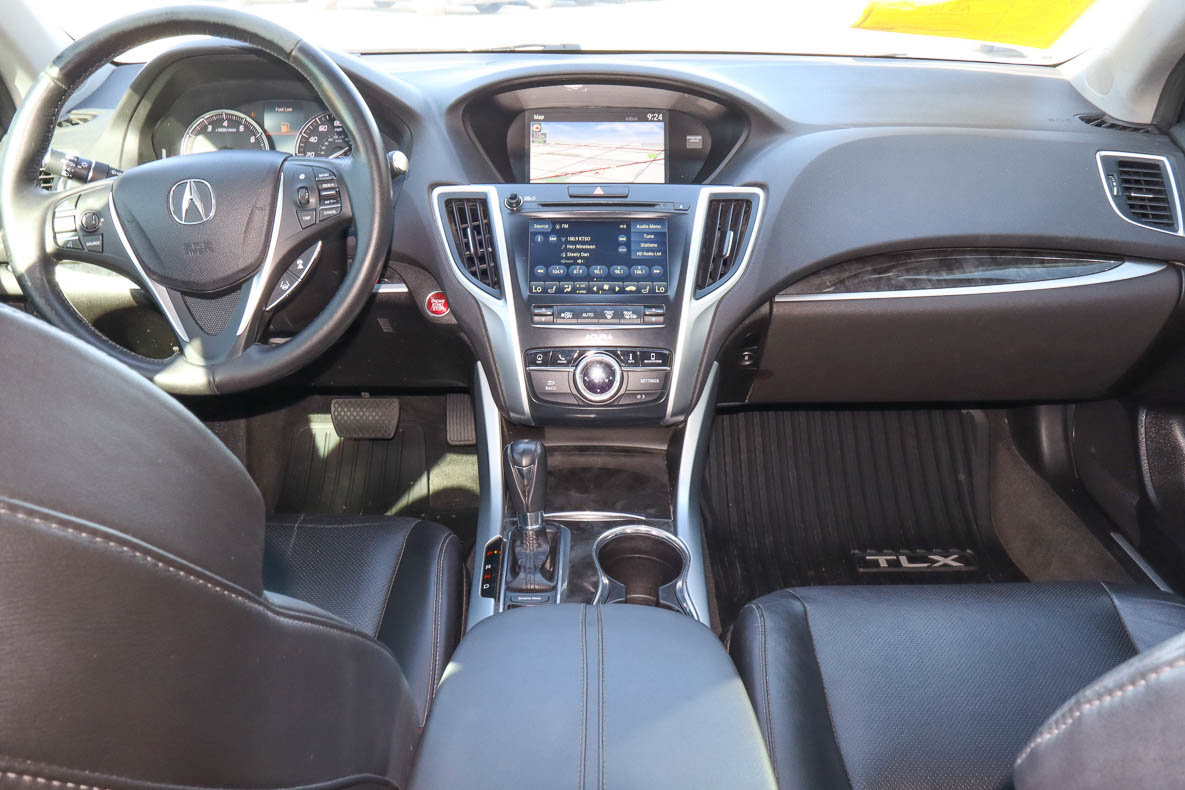 Used 2018 Acura TLX w/ Technology Package FWD image 10