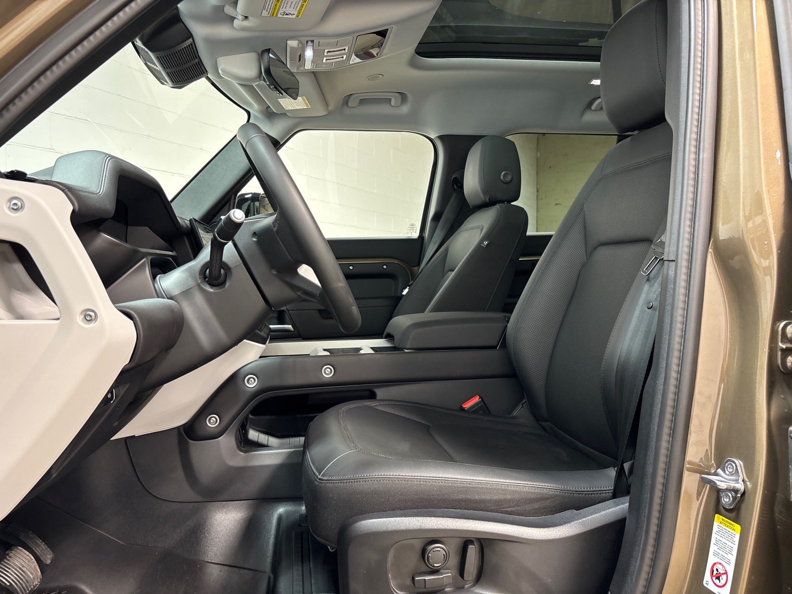 New 2025 Land Rover Defender 110 S AWD/4WD image 24