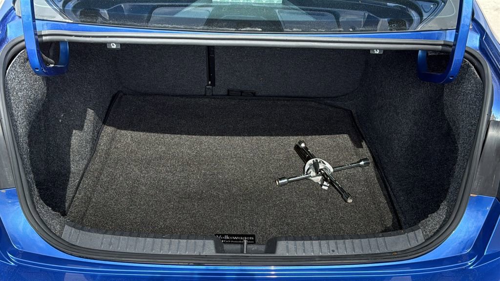 Used 2022 Volkswagen Jetta SE image 27