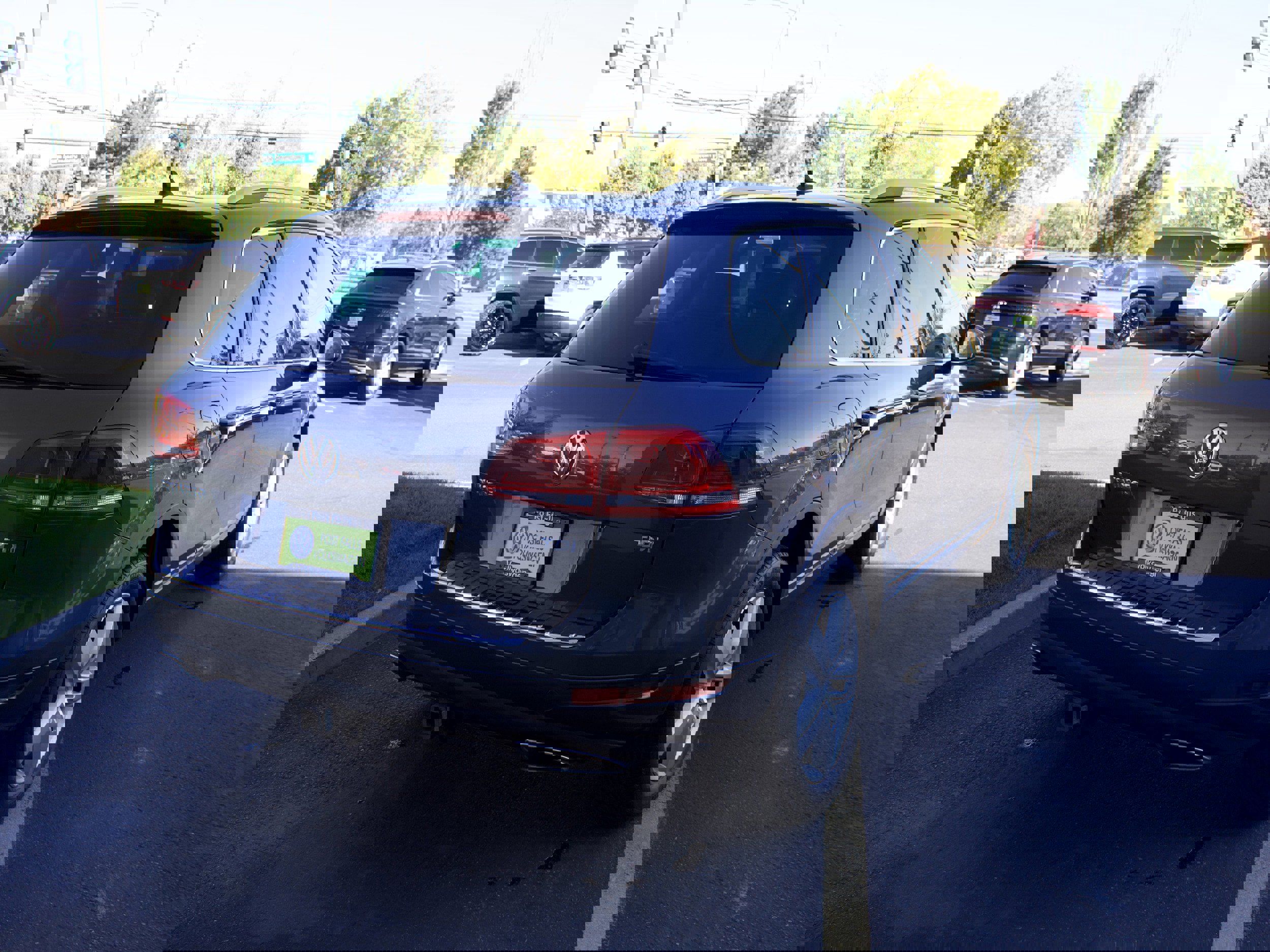 Used 2012 Volkswagen Touareg TDI image 5