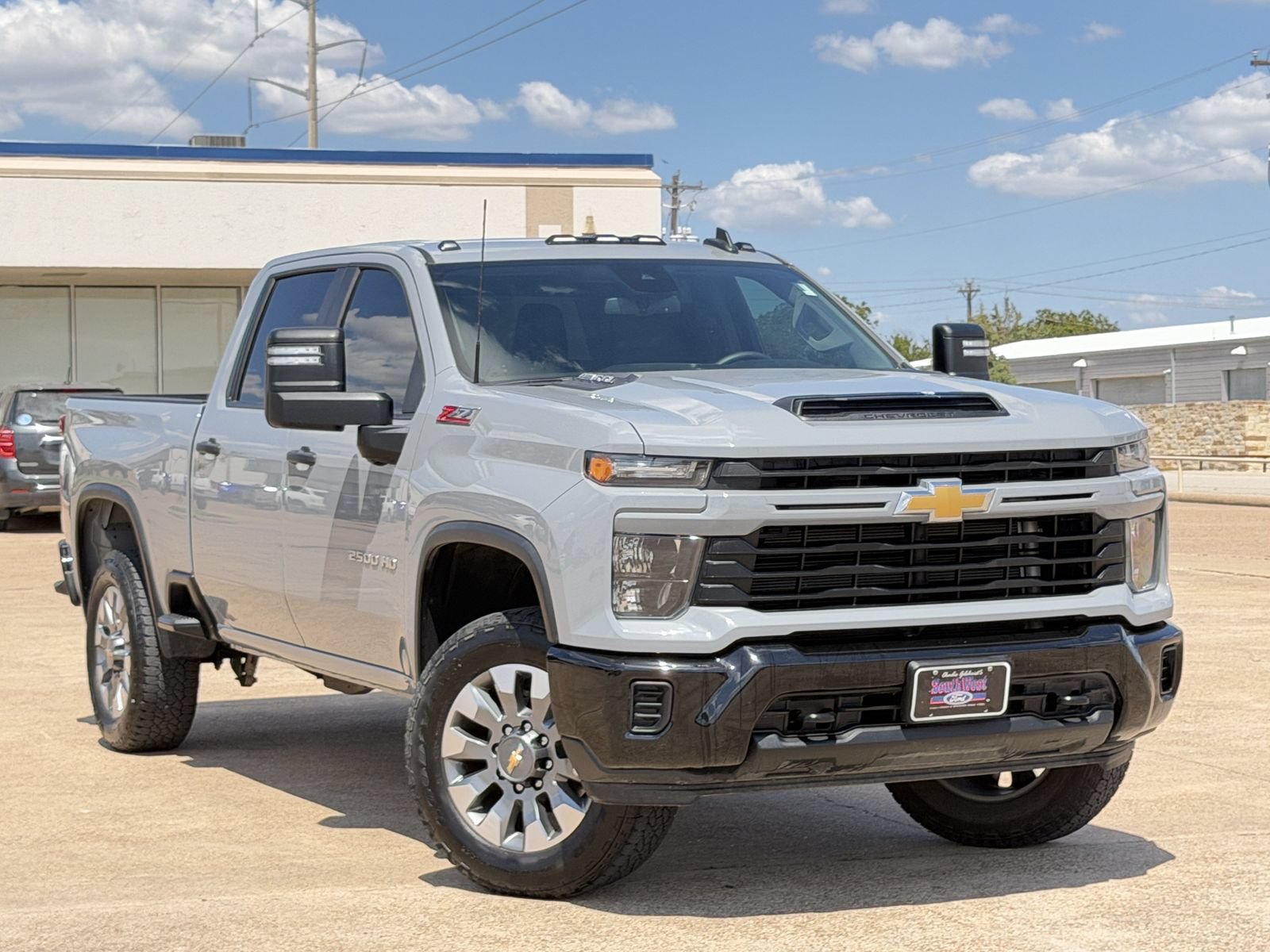 Used 2024 Chevrolet Silverado 2500 Custom w/ Custom Value Package AWD/4WD image 2