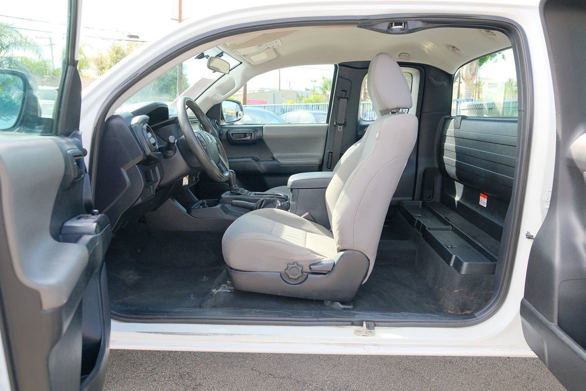 Used 2017 Toyota Tacoma SR RWD image 27