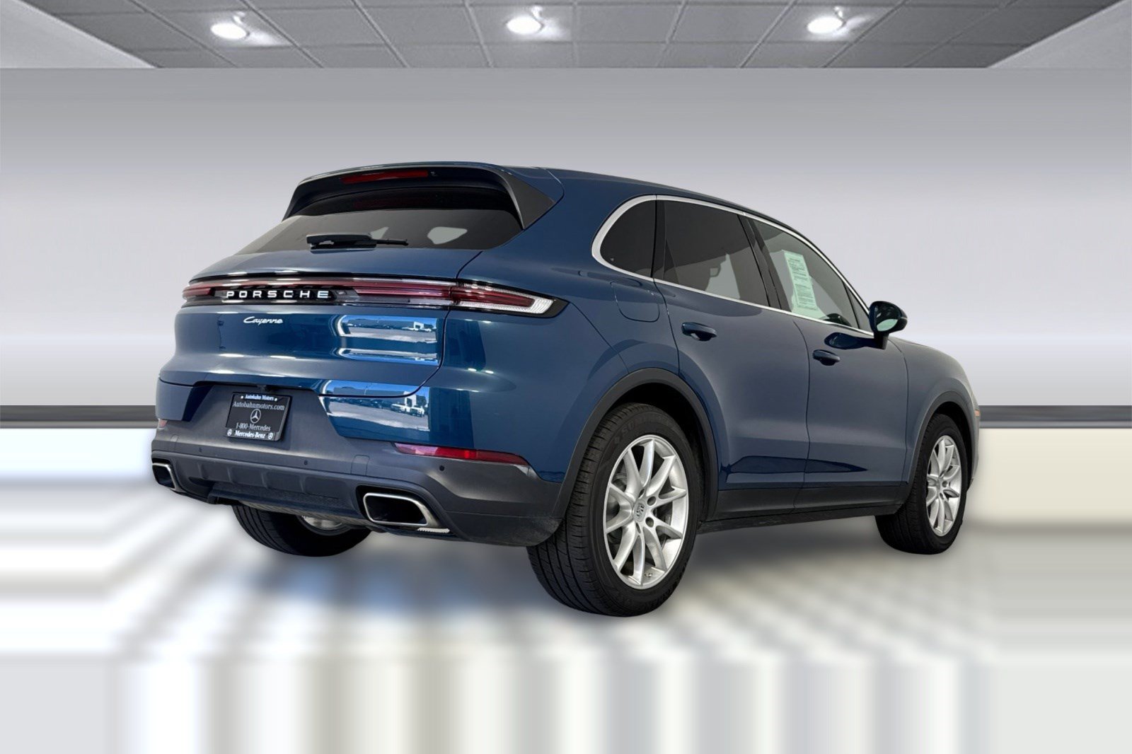 Used 2024 Porsche Cayenne AWD/4WD image 8