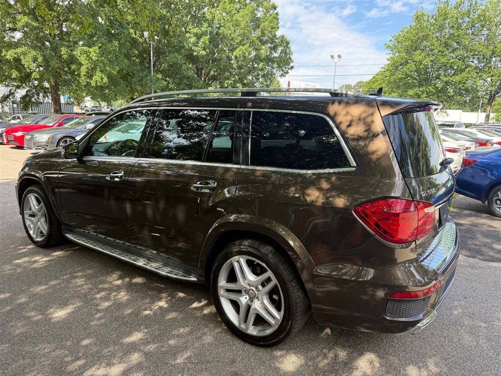 Used 2016 Mercedes-Benz GL 550 4MATIC image 9