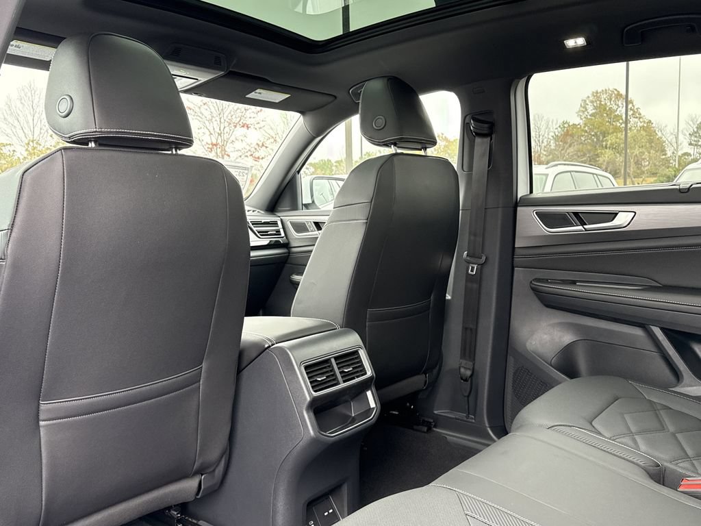 New 2026 Volkswagen Atlas Cross Sport SE FWD image 13