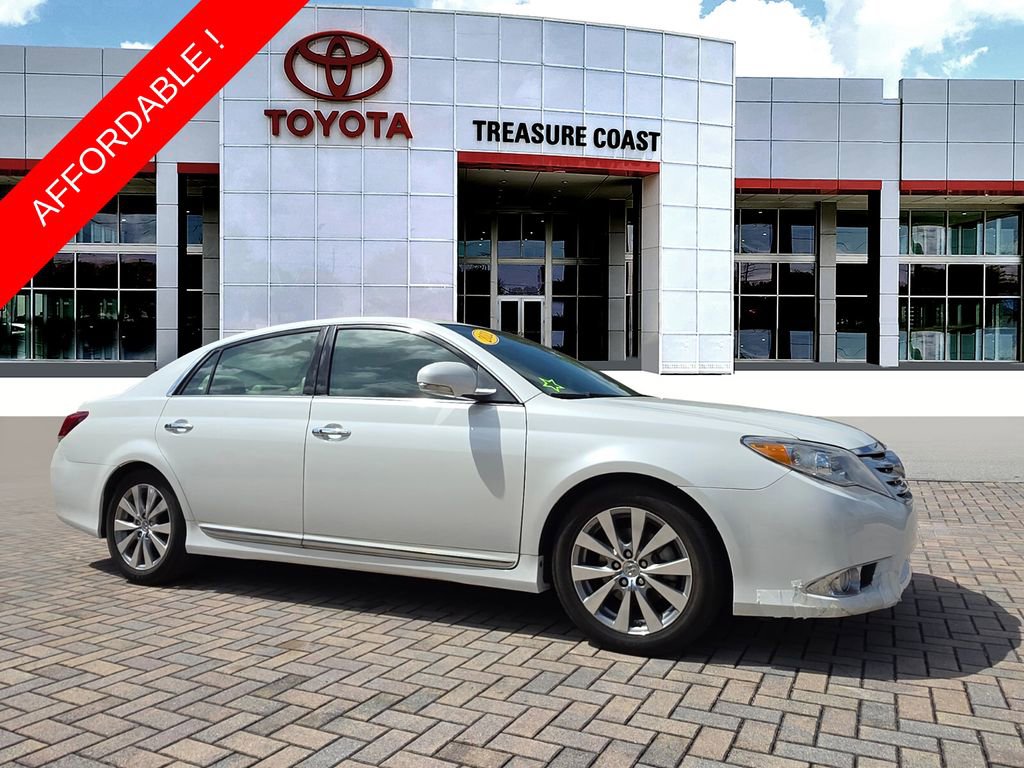Used 2011 Toyota Avalon Limited image 1