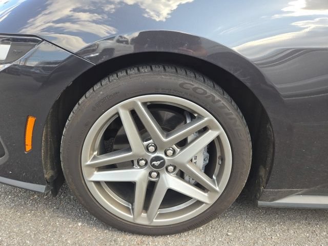 Used 2024 Ford Mustang GT RWD image 3