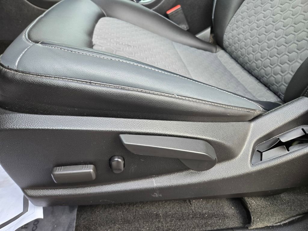 Used 2018 Chevrolet Colorado Z71 AWD/4WD image 26