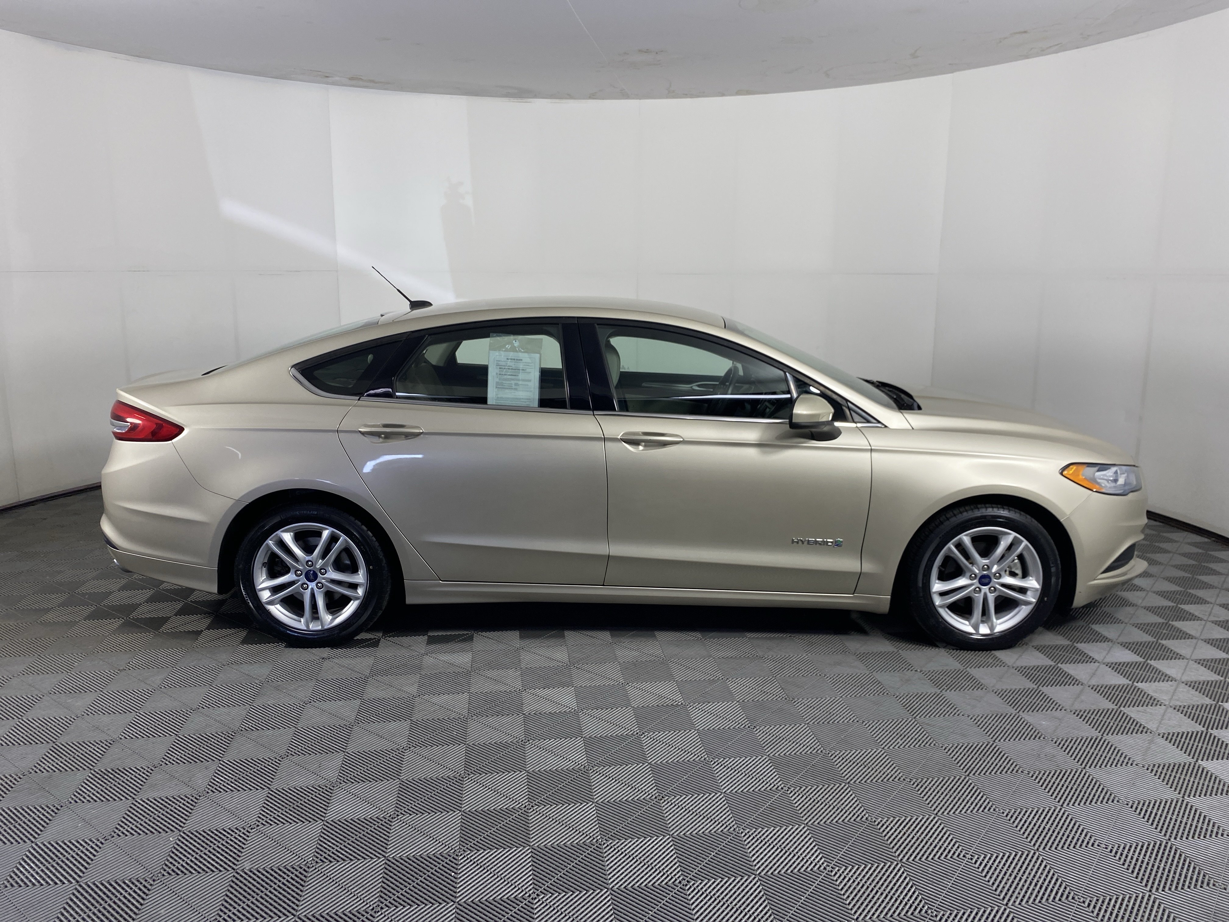Used 2018 Ford Fusion S FWD image 4