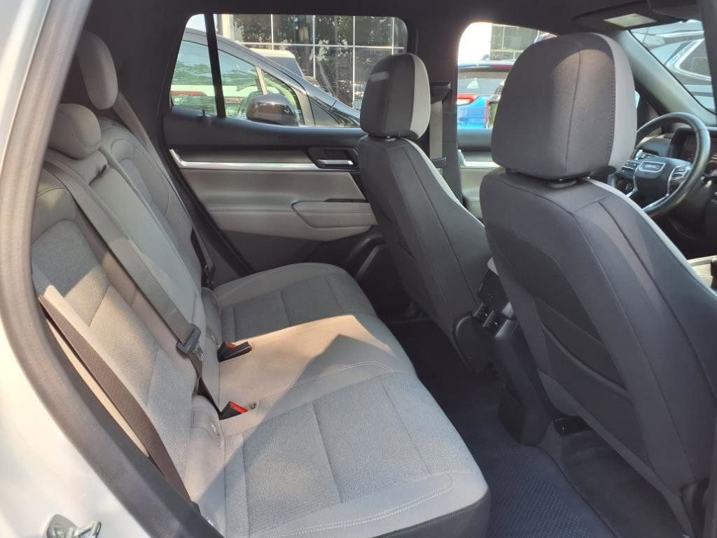 Used 2025 GMC Terrain Elevation image 21