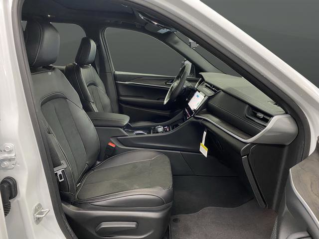 New 2026 Jeep Grand Cherokee Altitude image 33