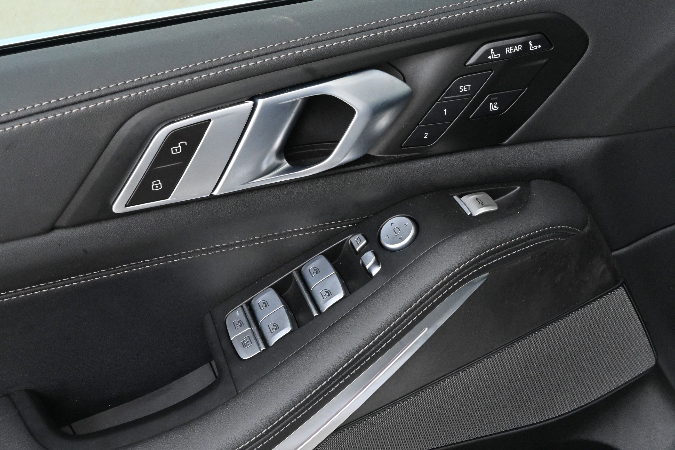 Certified 2024 BMW X7 xDrive40i image 28