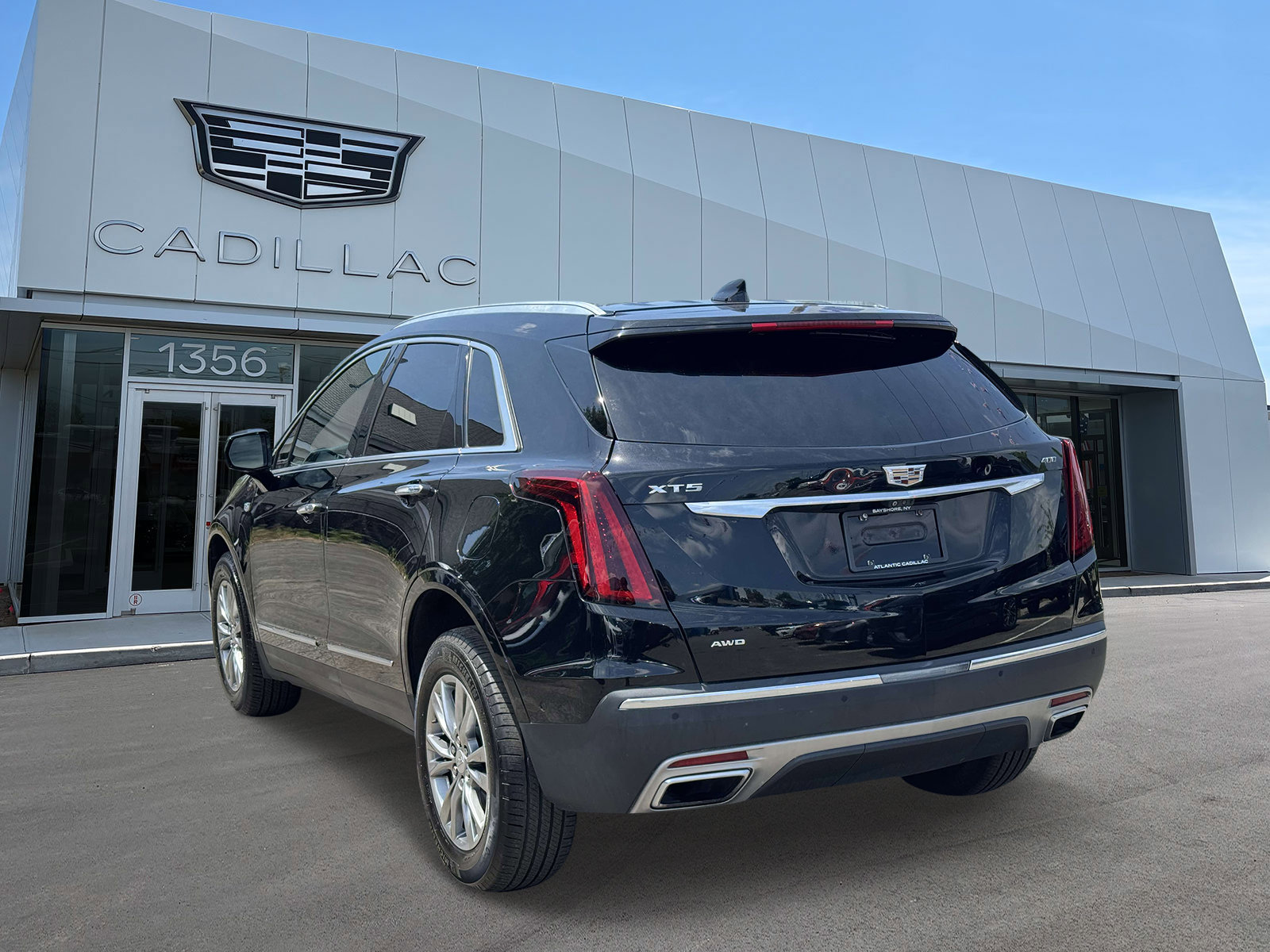 Used 2021 Cadillac XT5 Premium Luxury AWD/4WD image 4