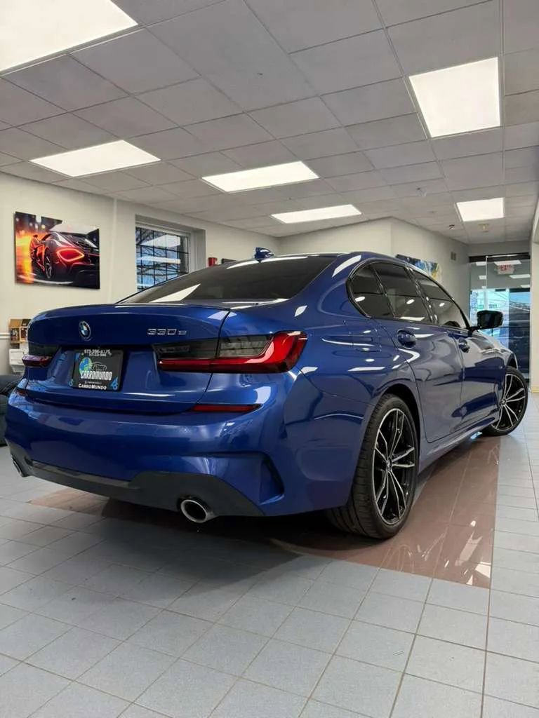 Used 2022 BMW 330e w/ M Sport Package RWD image 6