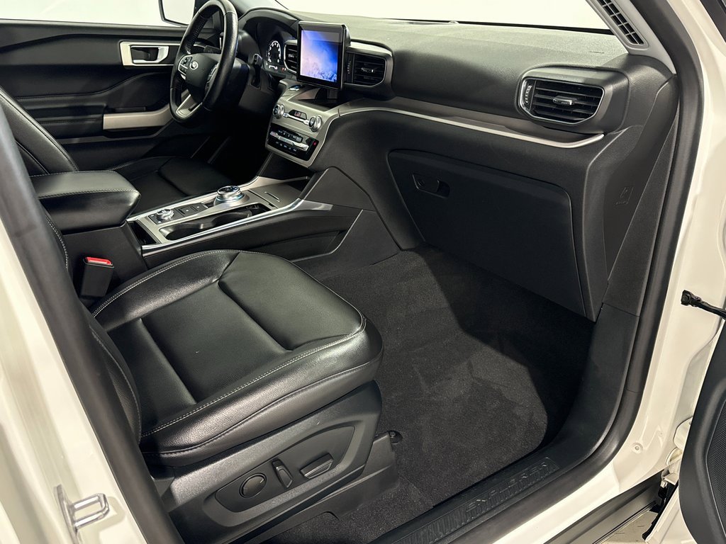 Used 2021 Ford Explorer XLT image 24