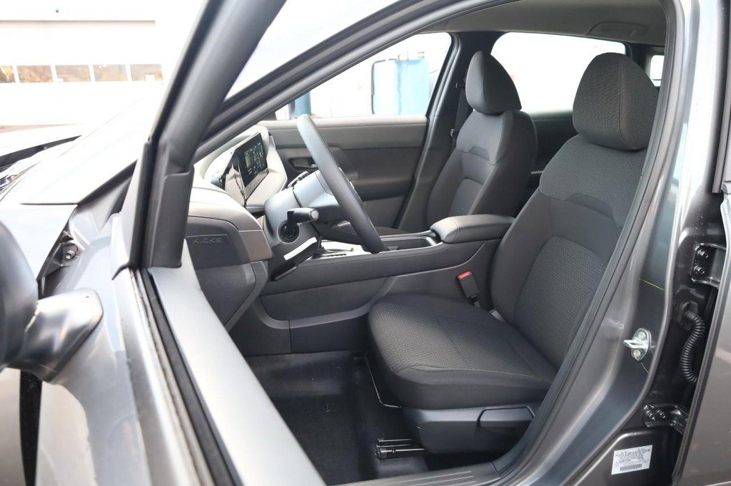 New 2026 Nissan Kicks S image 8