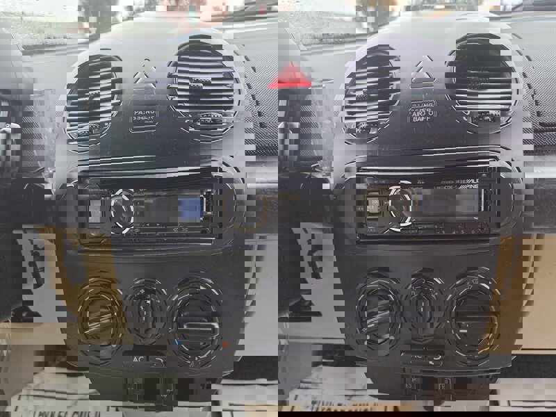 Used 2004 Volkswagen Beetle GLS image 16