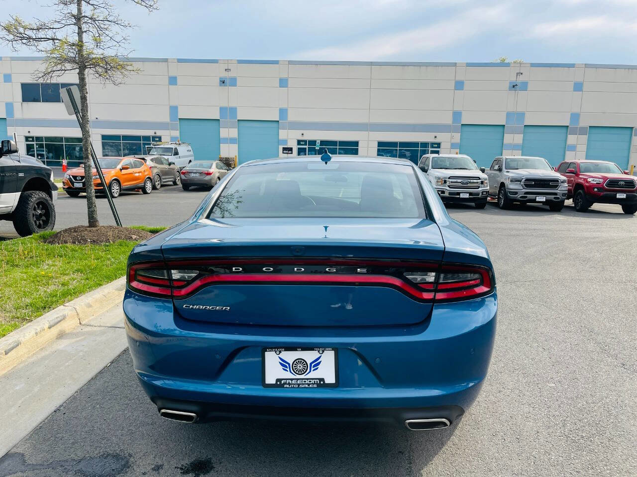 Used 2023 Dodge Charger SXT image 8