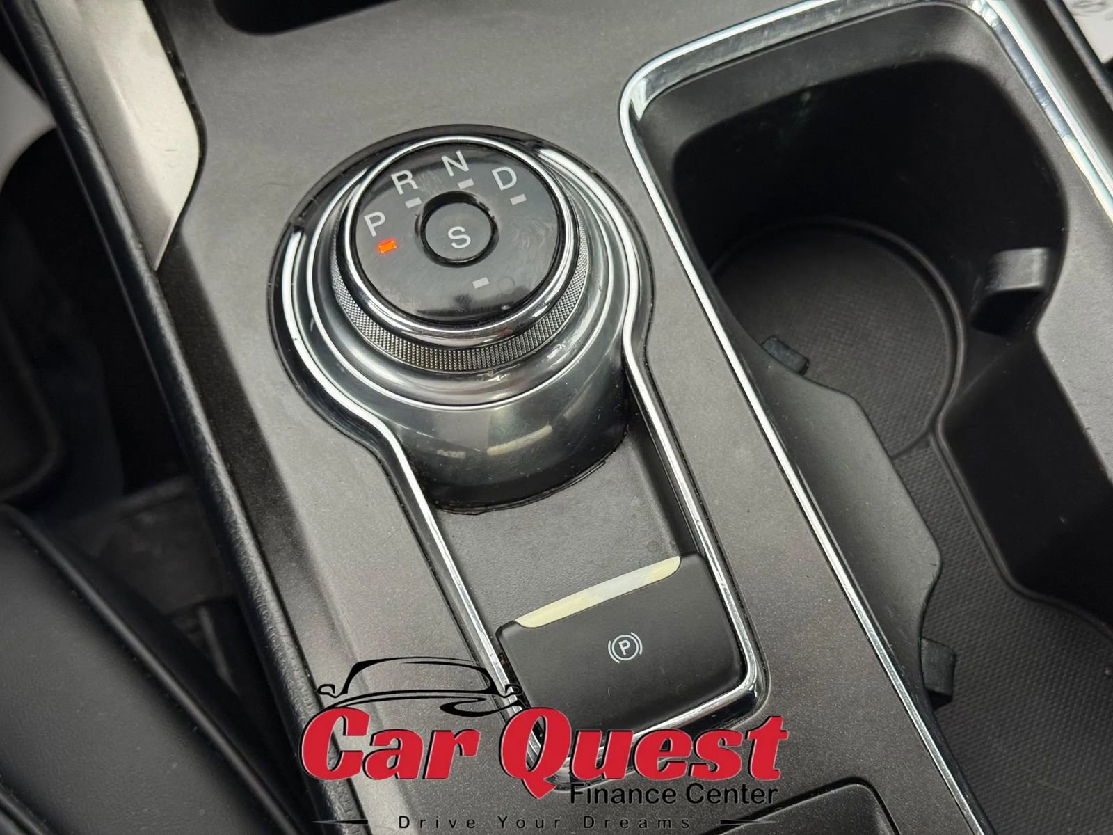 Used 2018 Ford Fusion SE w/ Fusion SE Technology Package FWD image 25