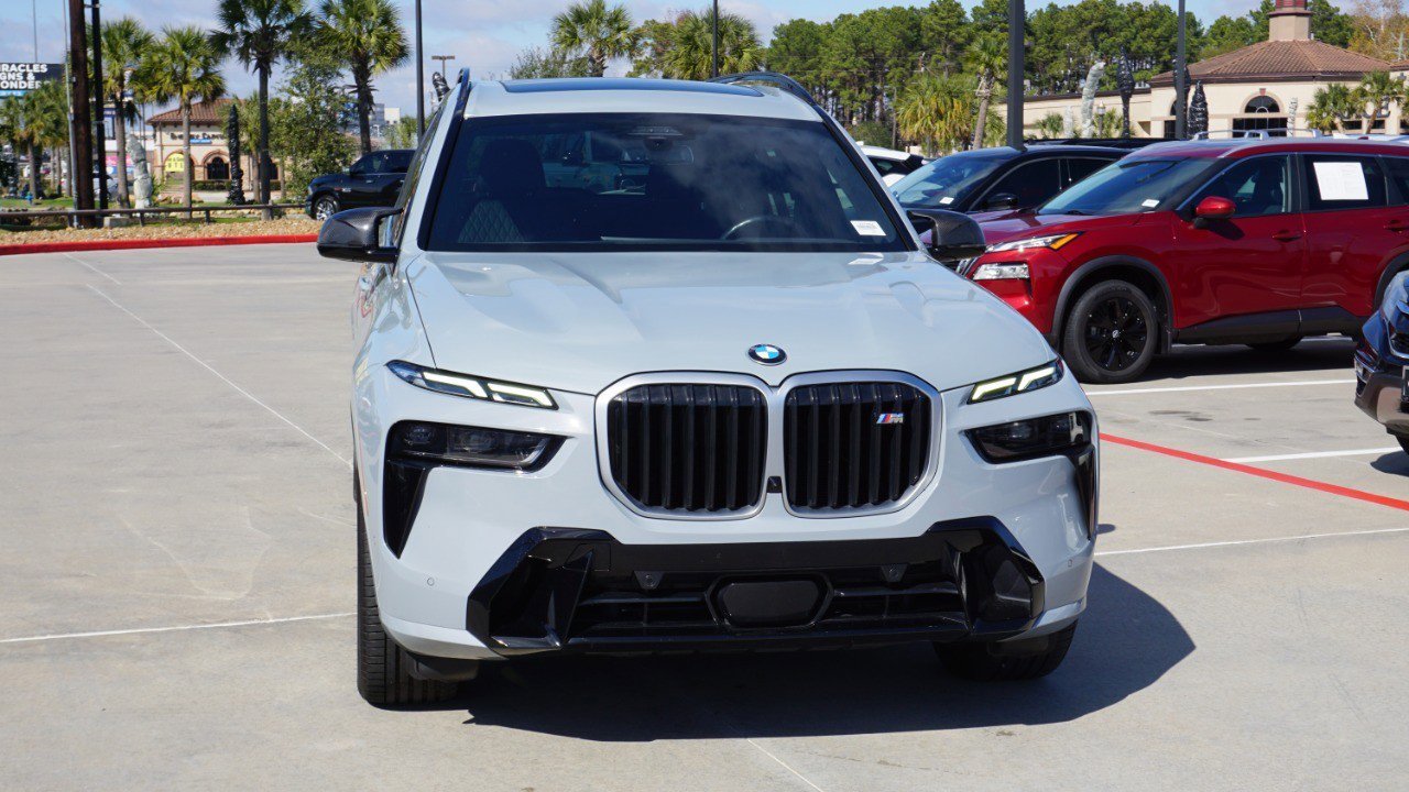 Used 2023 BMW X7 M60i w/ Executive Package image 2
