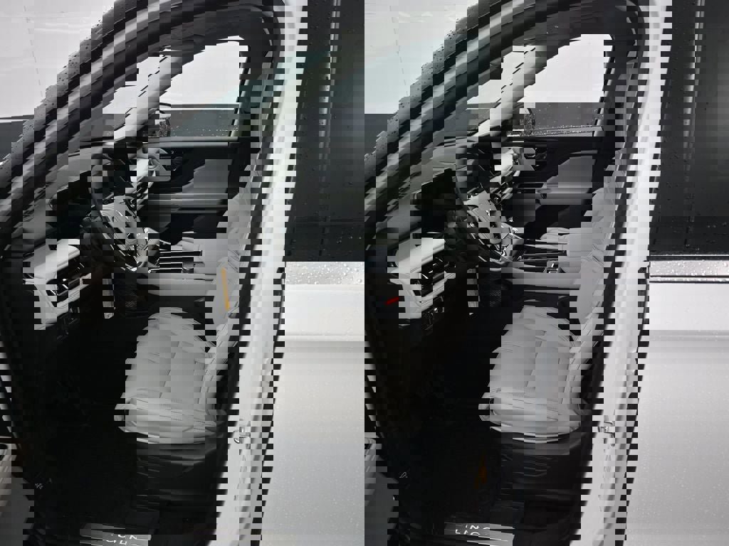 New 2026 Lincoln Aviator Reserve image 9