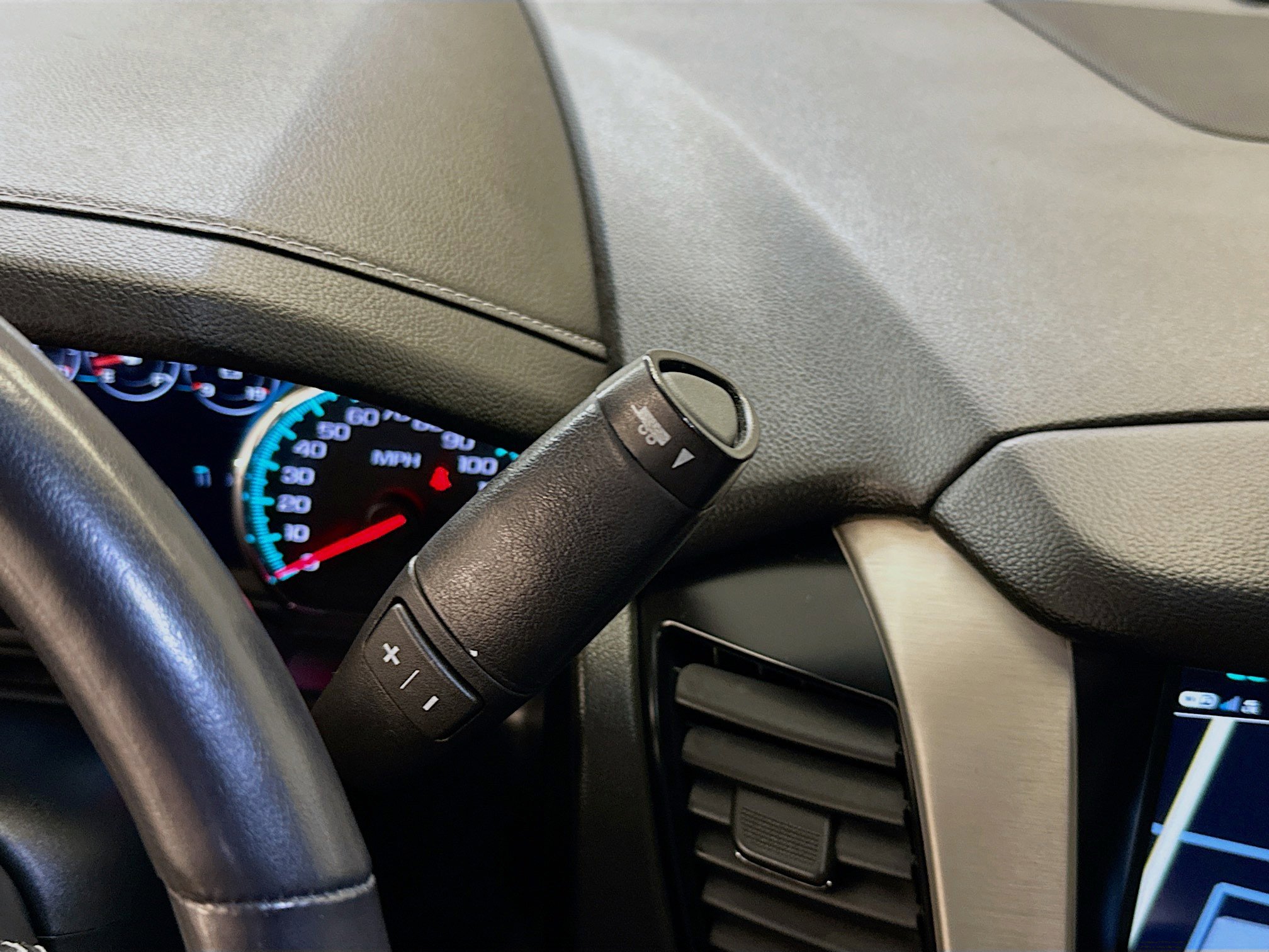 Used 2020 GMC Yukon Denali w/ Denali Premium Package image 25