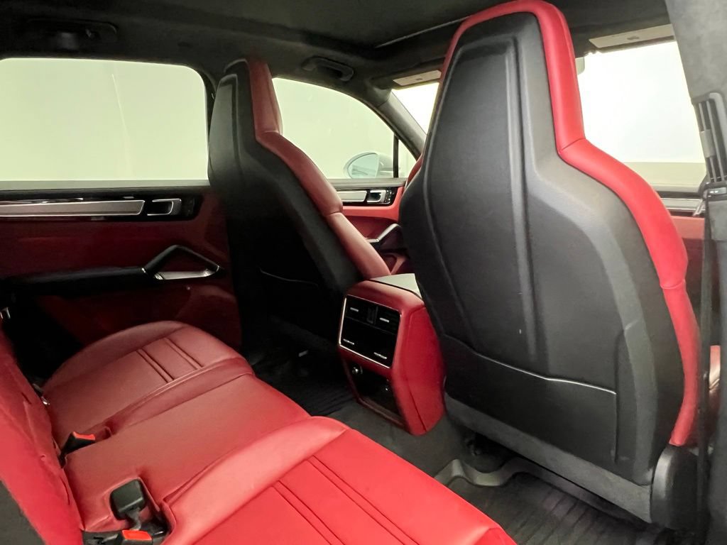 Certified 2023 Porsche Cayenne Turbo S AWD/4WD image 16