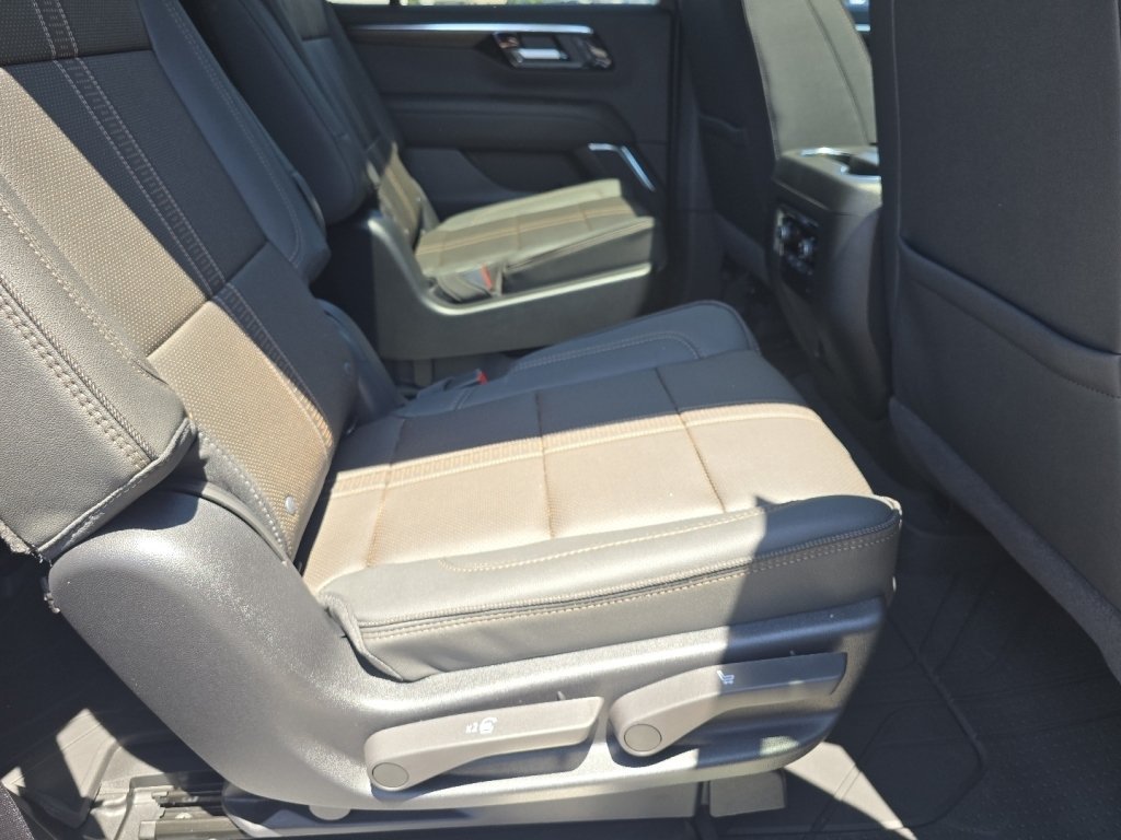 New 2026 Chevrolet Tahoe High Country w/ Sun And Tow Package AWD/4WD image 14