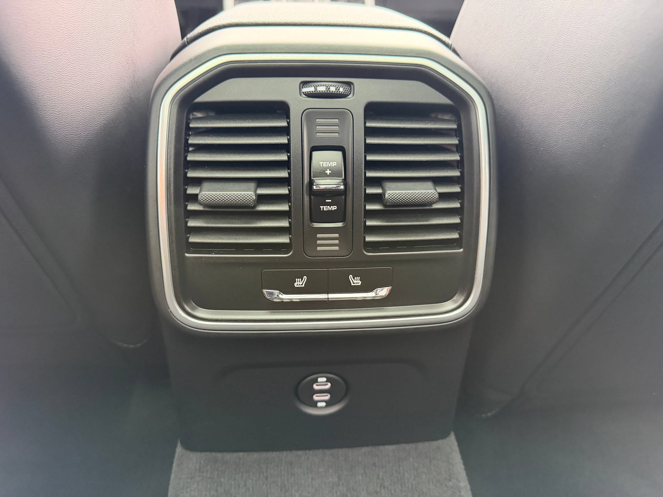Certified 2026 Porsche Macan AWD/4WD image 21
