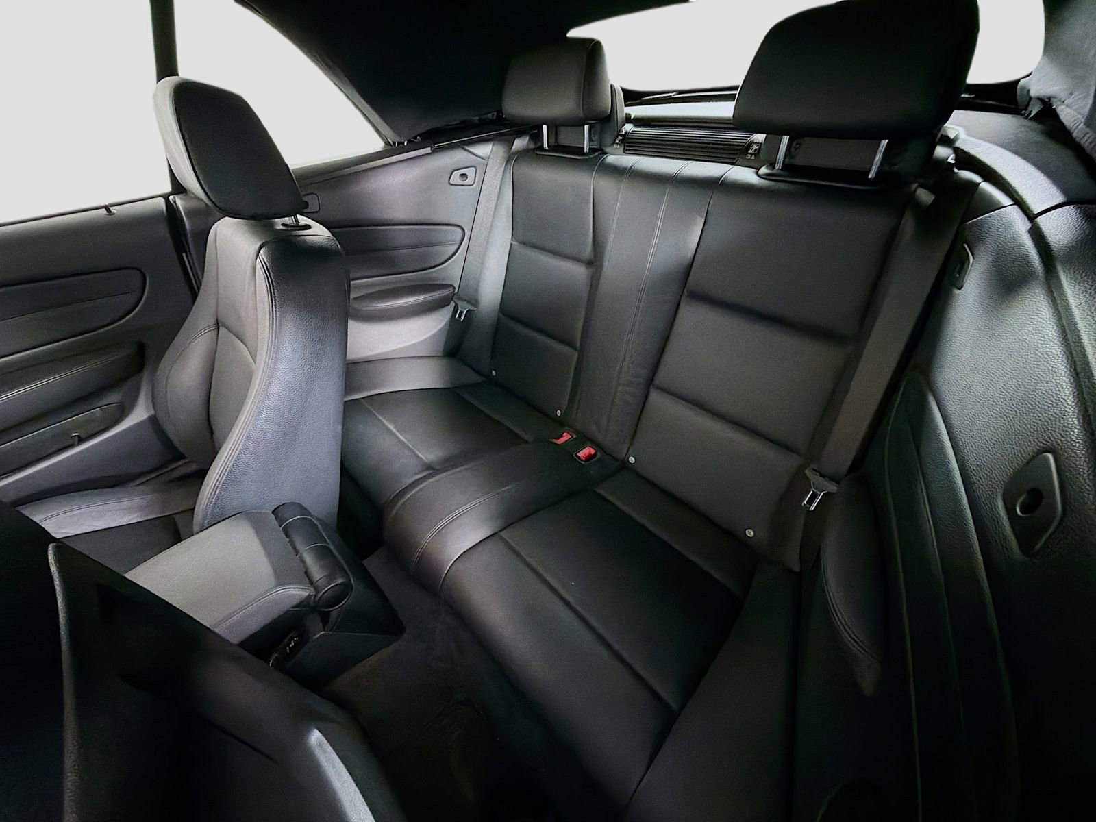 Used 2010 BMW 135i Convertible image 22