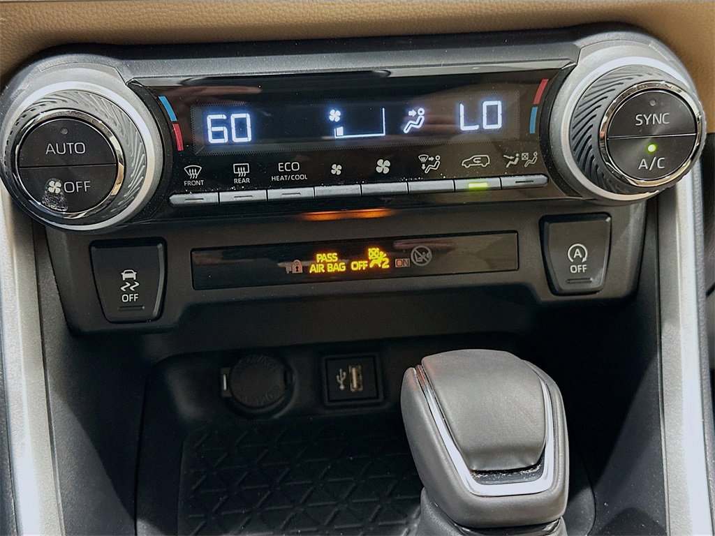 Used 2025 Toyota RAV4 XLE Premium image 15