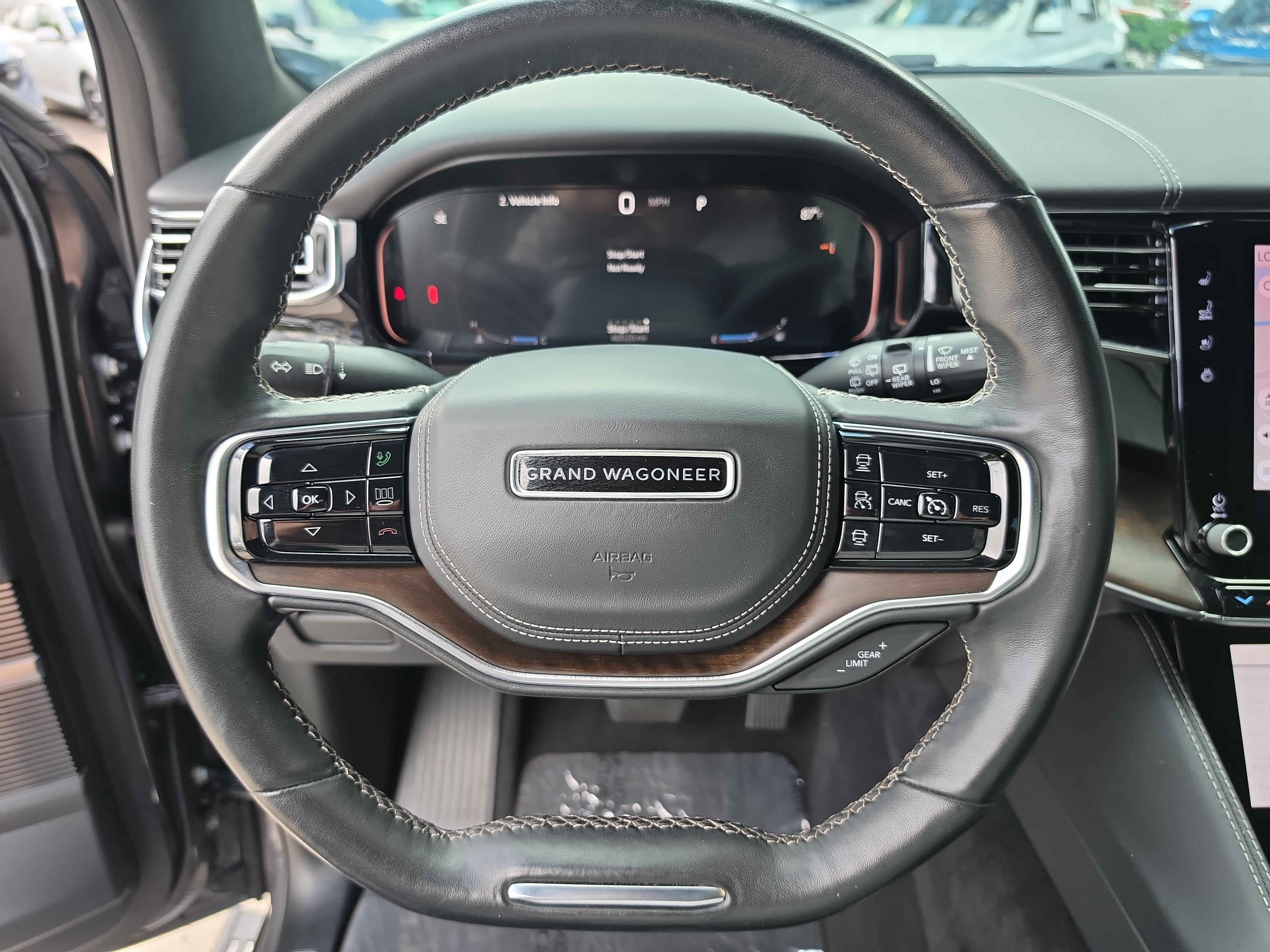 Used 2023 Jeep Grand Wagoneer Series II AWD/4WD image 32