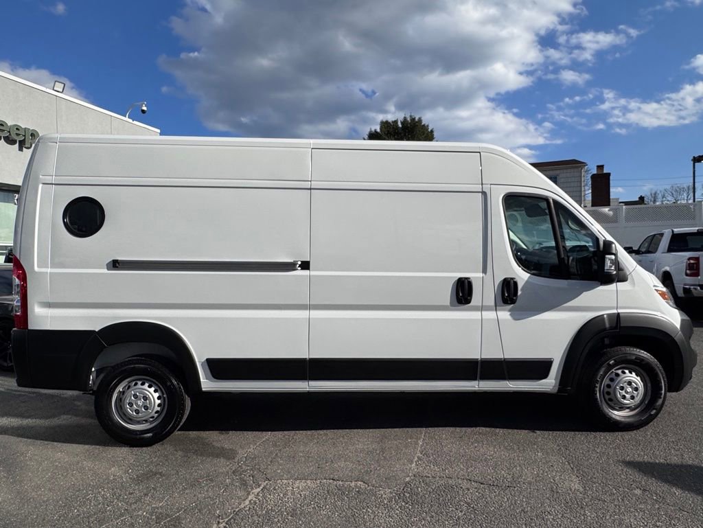 Used 2025 RAM ProMaster 2500 w/ Convenience Group FWD image 9