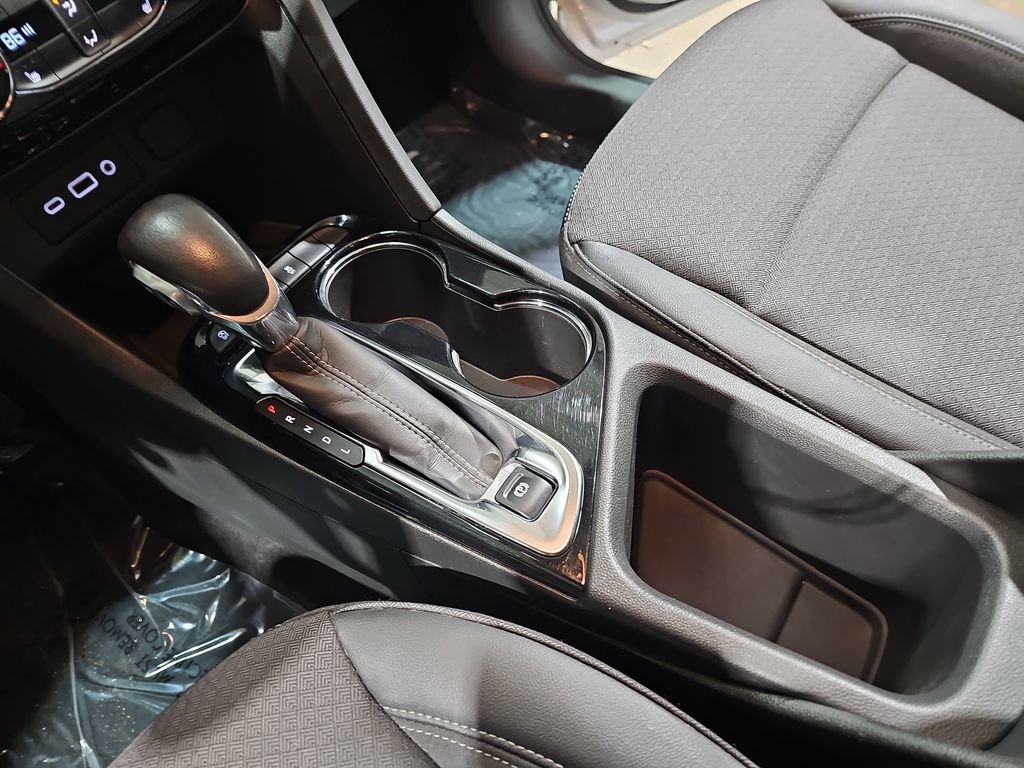 Certified 2022 Buick Encore GX Select w/ Sport Touring Package image 27