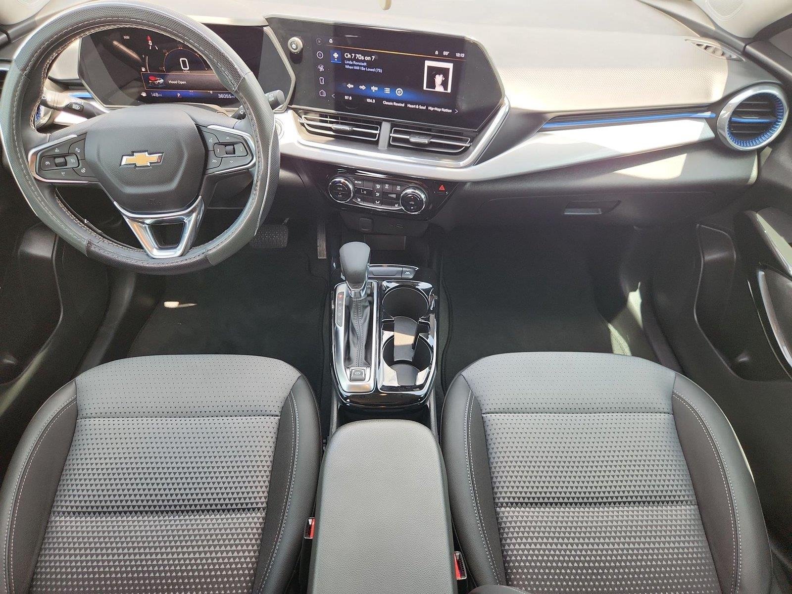 Certified 2024 Chevrolet Trax LT w/ LT Convenience Package FWD image 19