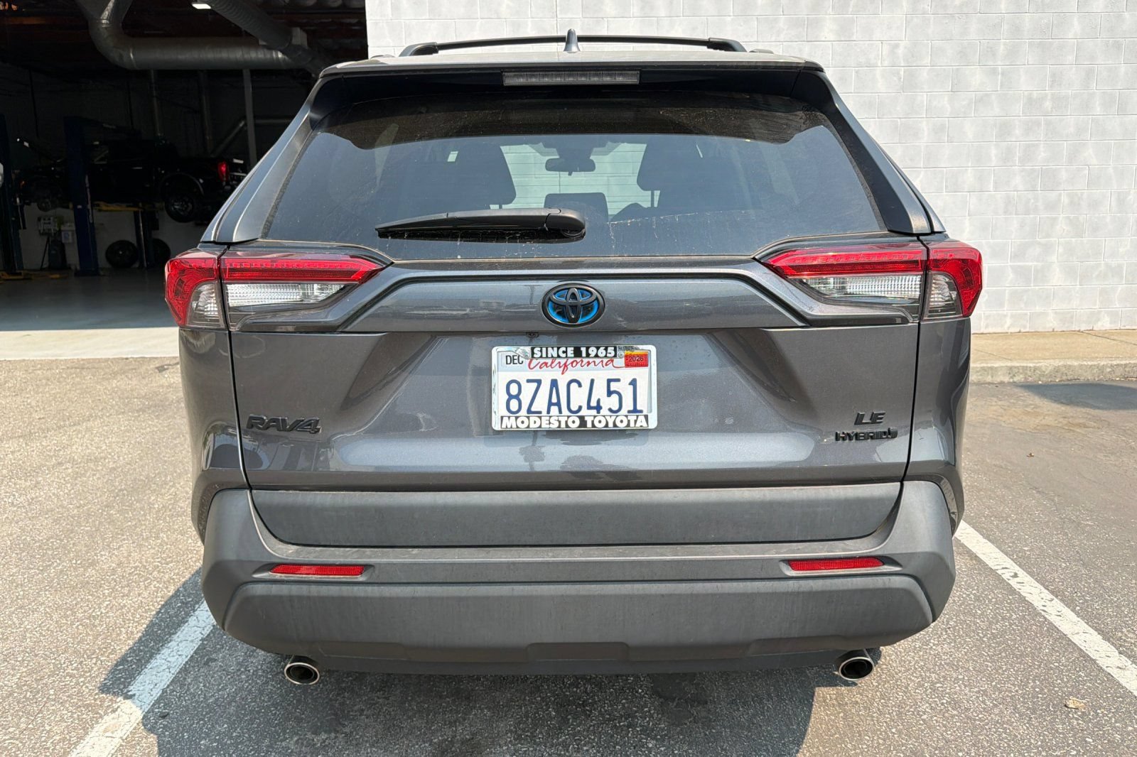 Used 2021 Toyota RAV4 LE AWD/4WD image 6