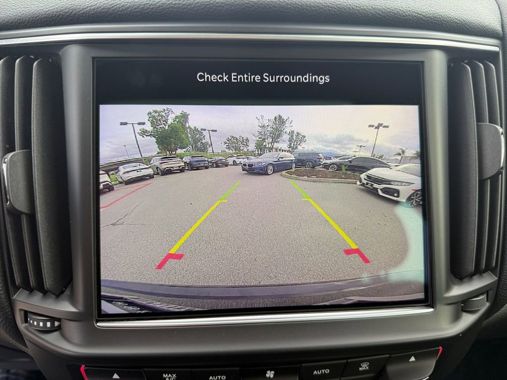 Used 2021 Maserati Levante image 20