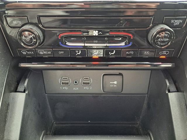Used 2025 Jeep Grand Cherokee Laredo X RWD image 24