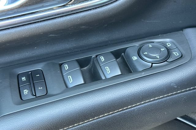 Used 2022 Chevrolet Suburban LT AWD/4WD image 12