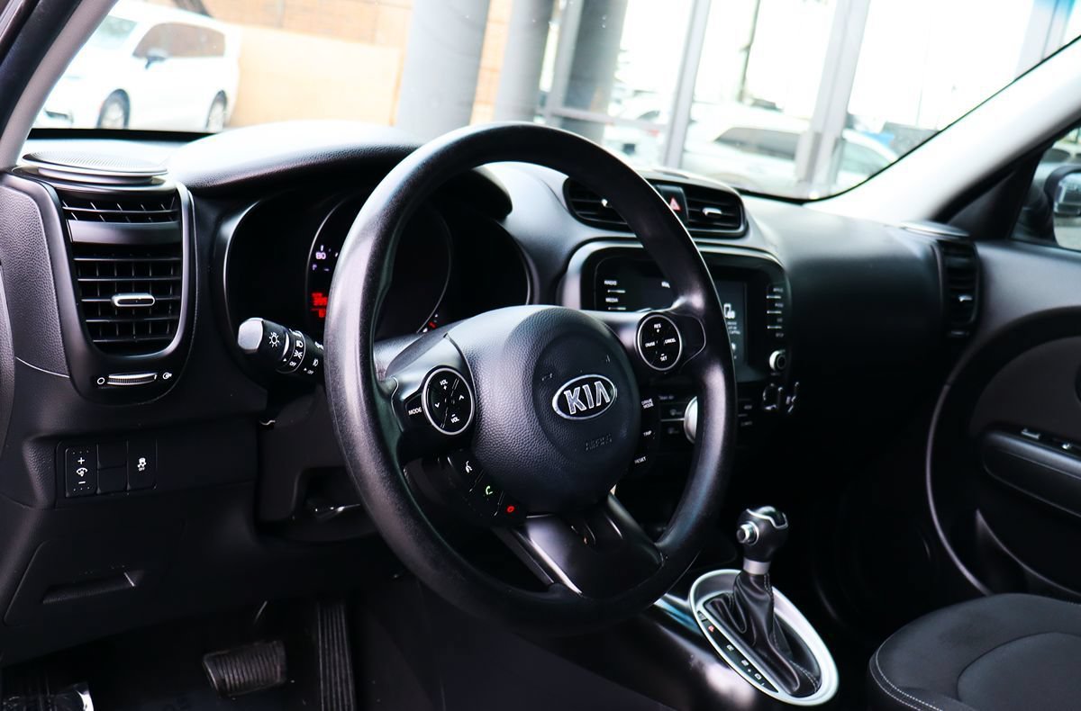 Used 2018 Kia Soul + FWD image 36
