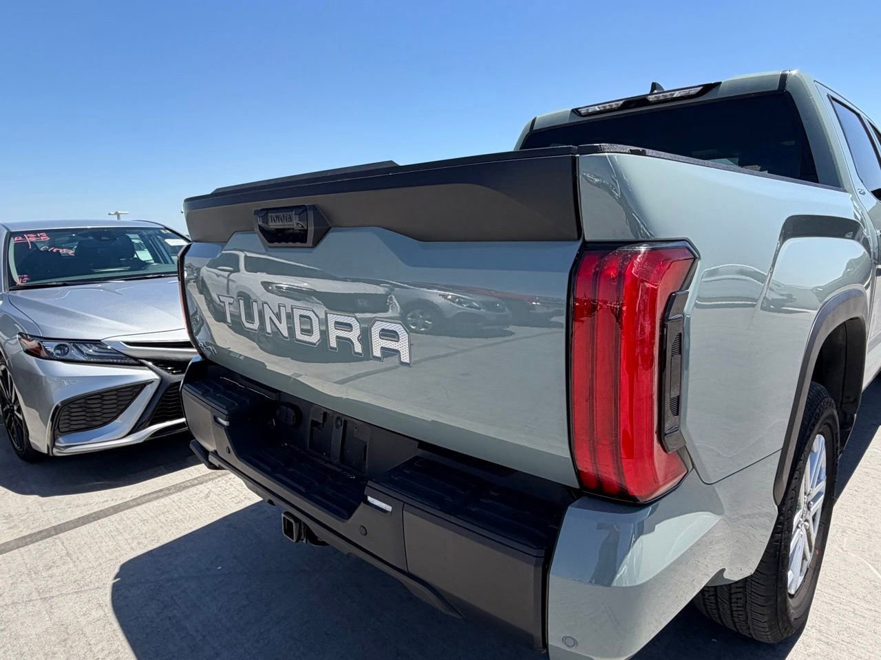 Used 2025 Toyota Tundra SR5 w/ SR5 Convenience Package AWD/4WD image 4