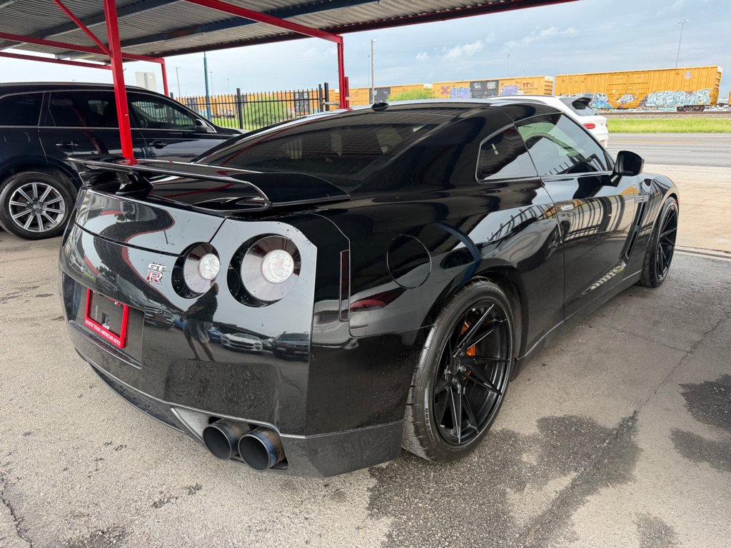 Used 2010 Nissan GT-R Premium AWD/4WD image 22