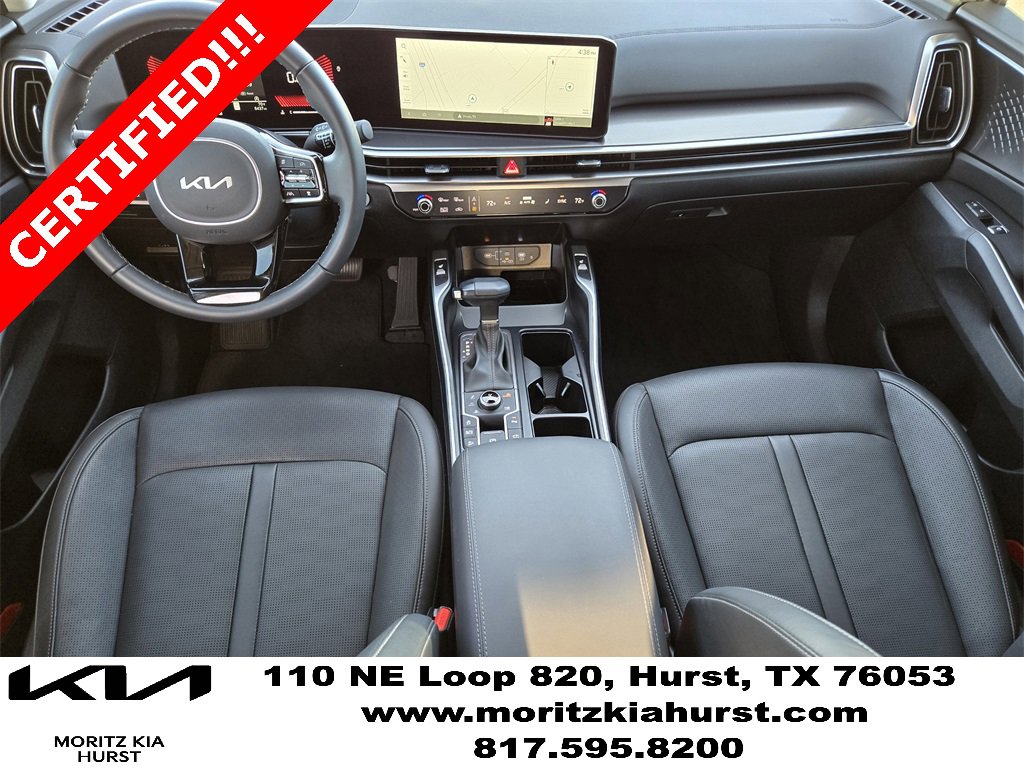 Certified 2025 Kia Sorento EX w/ Panoramic Sunroof Package image 5