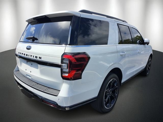 Used 2024 Ford Expedition Limited image 4