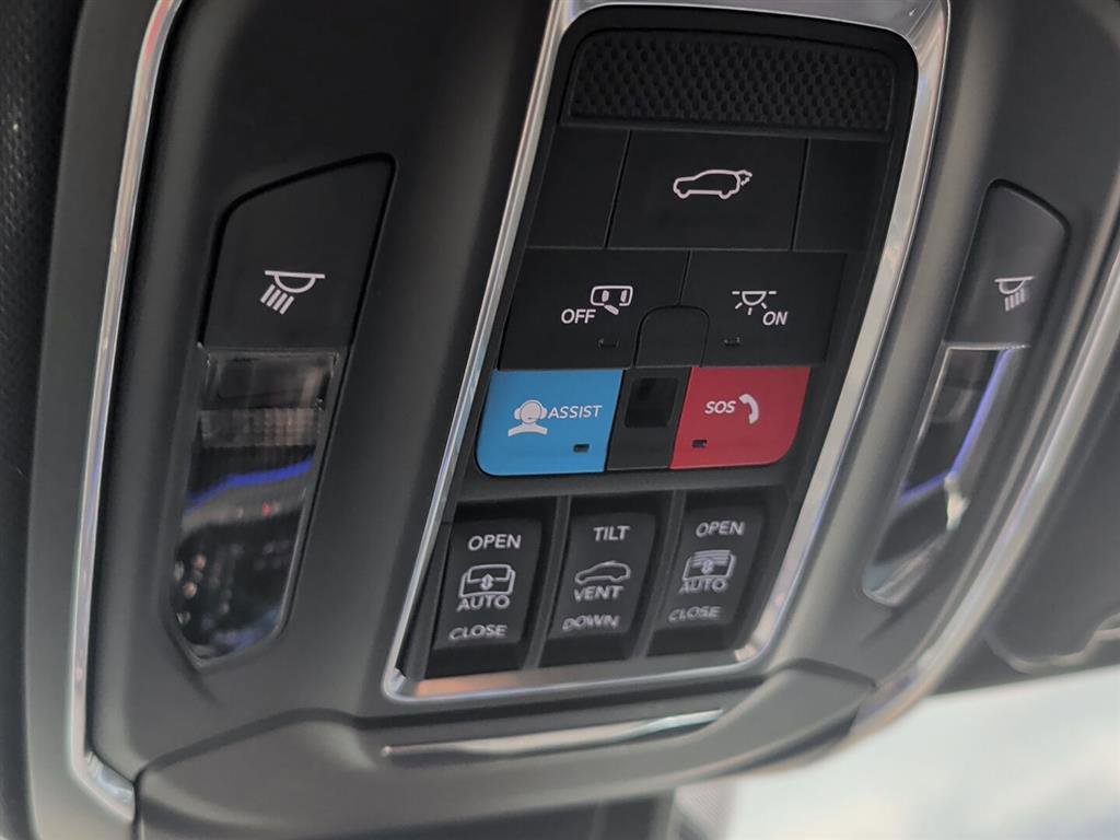 Used 2025 Jeep Wagoneer S Limited AWD/4WD image 5