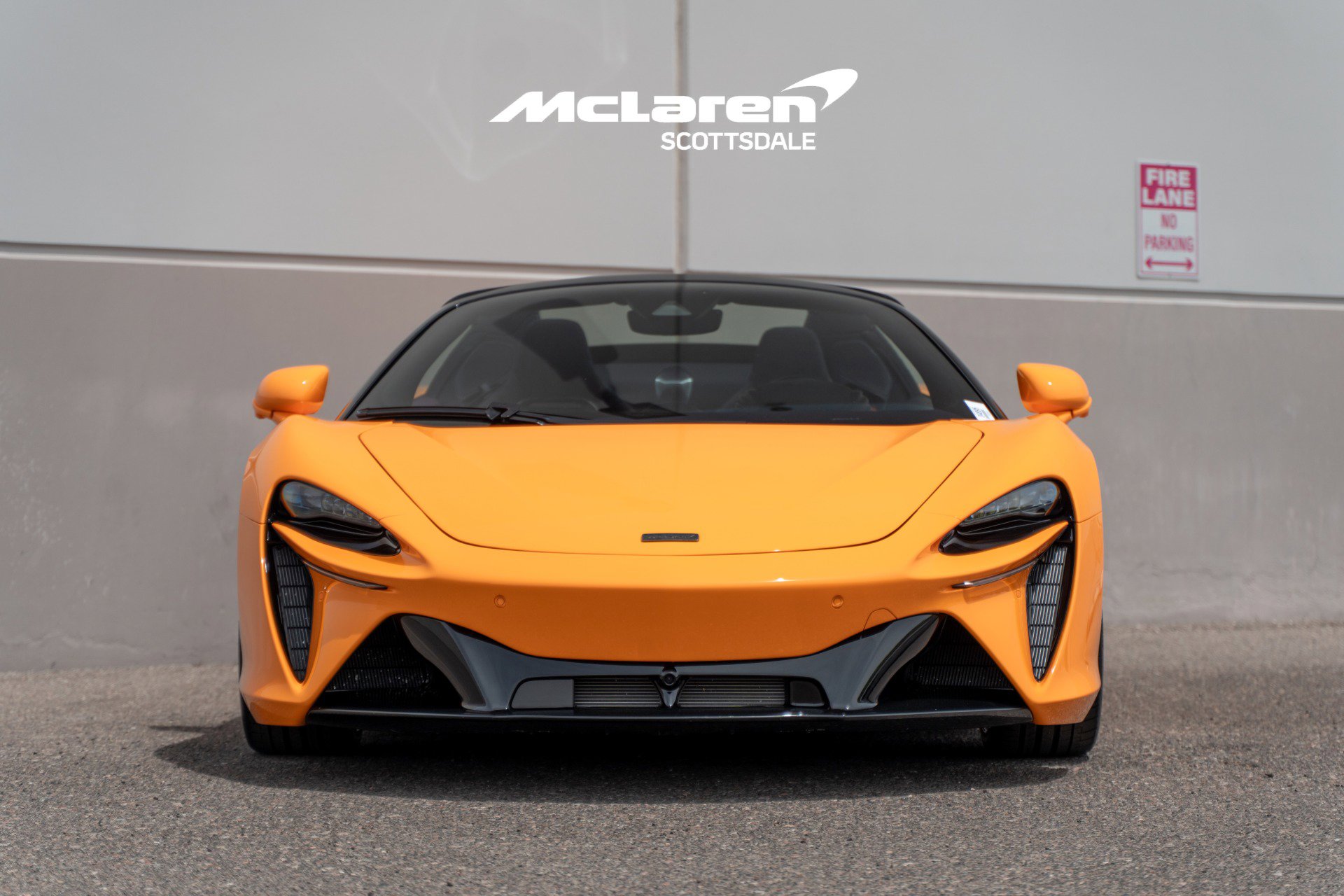 Used 2026 McLaren Artura Spider RWD image 10