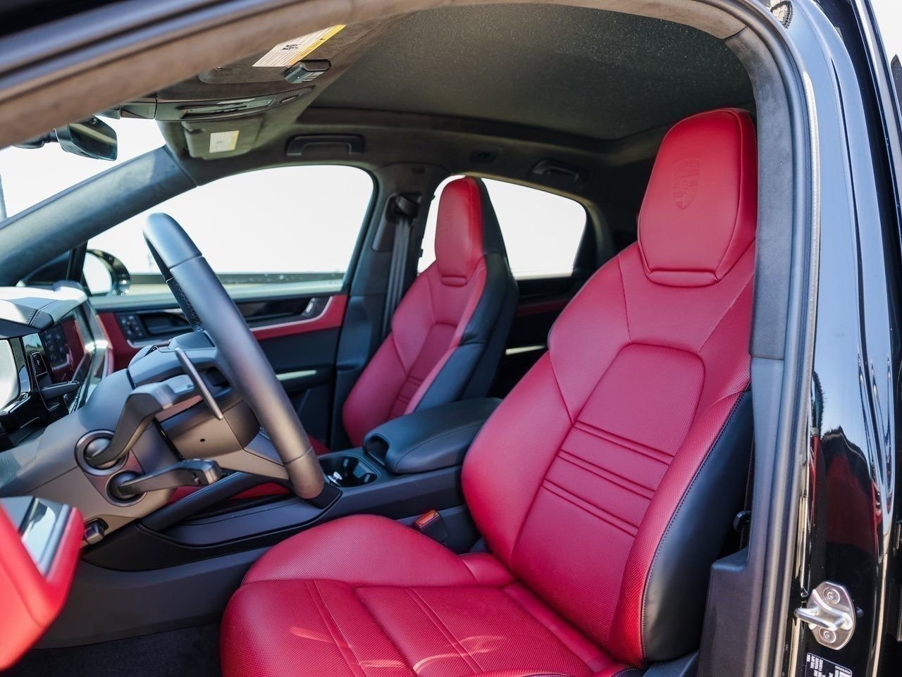 Certified 2025 Porsche Cayenne Turbo image 5